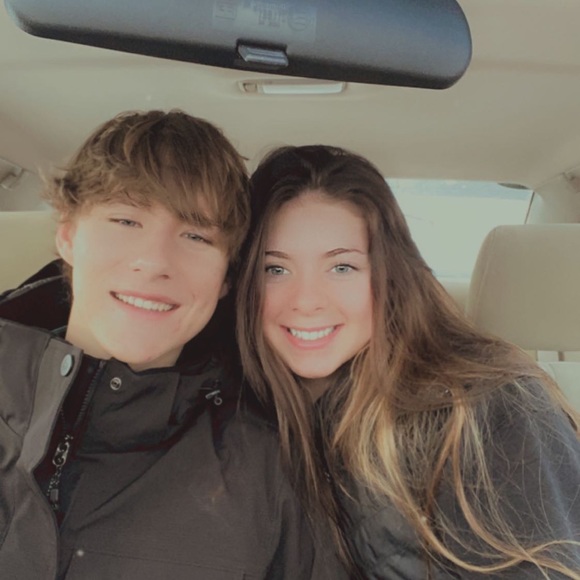 Meet your posher, Bailey - Picture 3 of 6